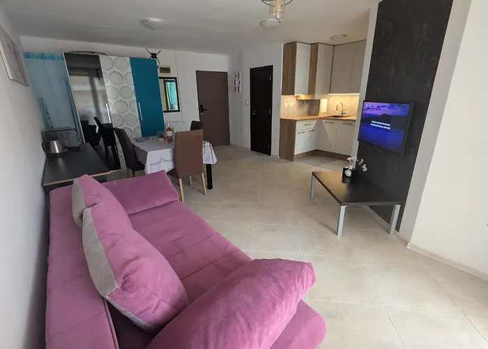 Sunny Place Apartment *